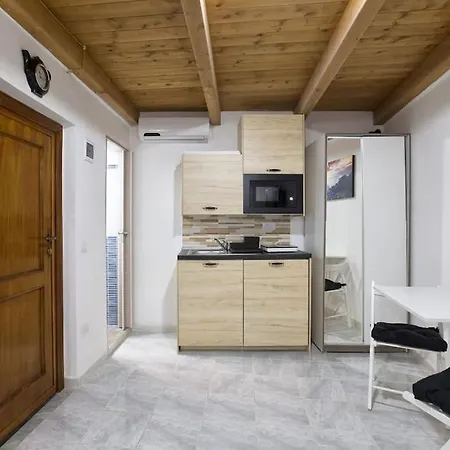 Apartment Center Little - 3 - *